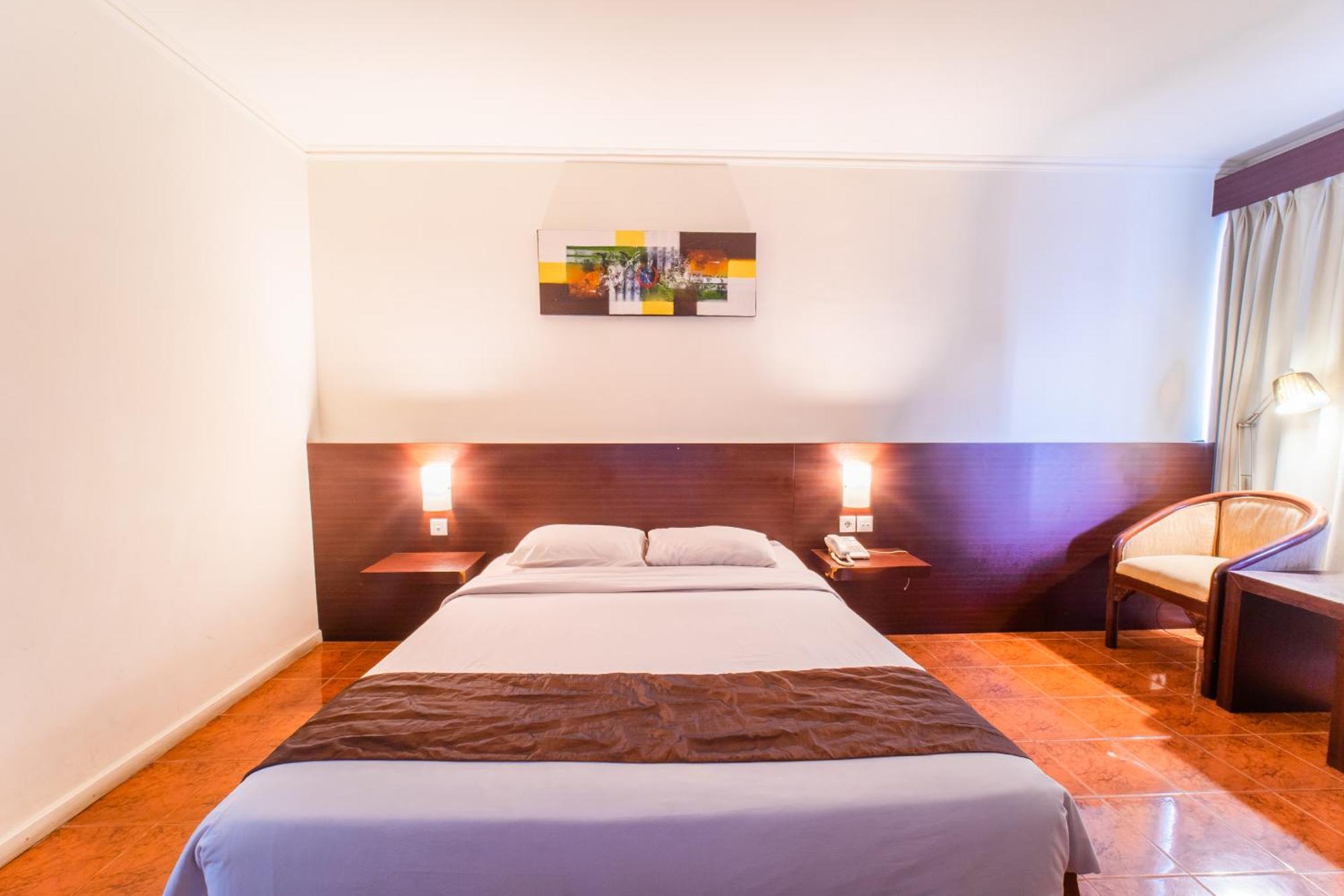 Adika Hotel Bahtera Klandasan Kecil Ngoại thất bức ảnh