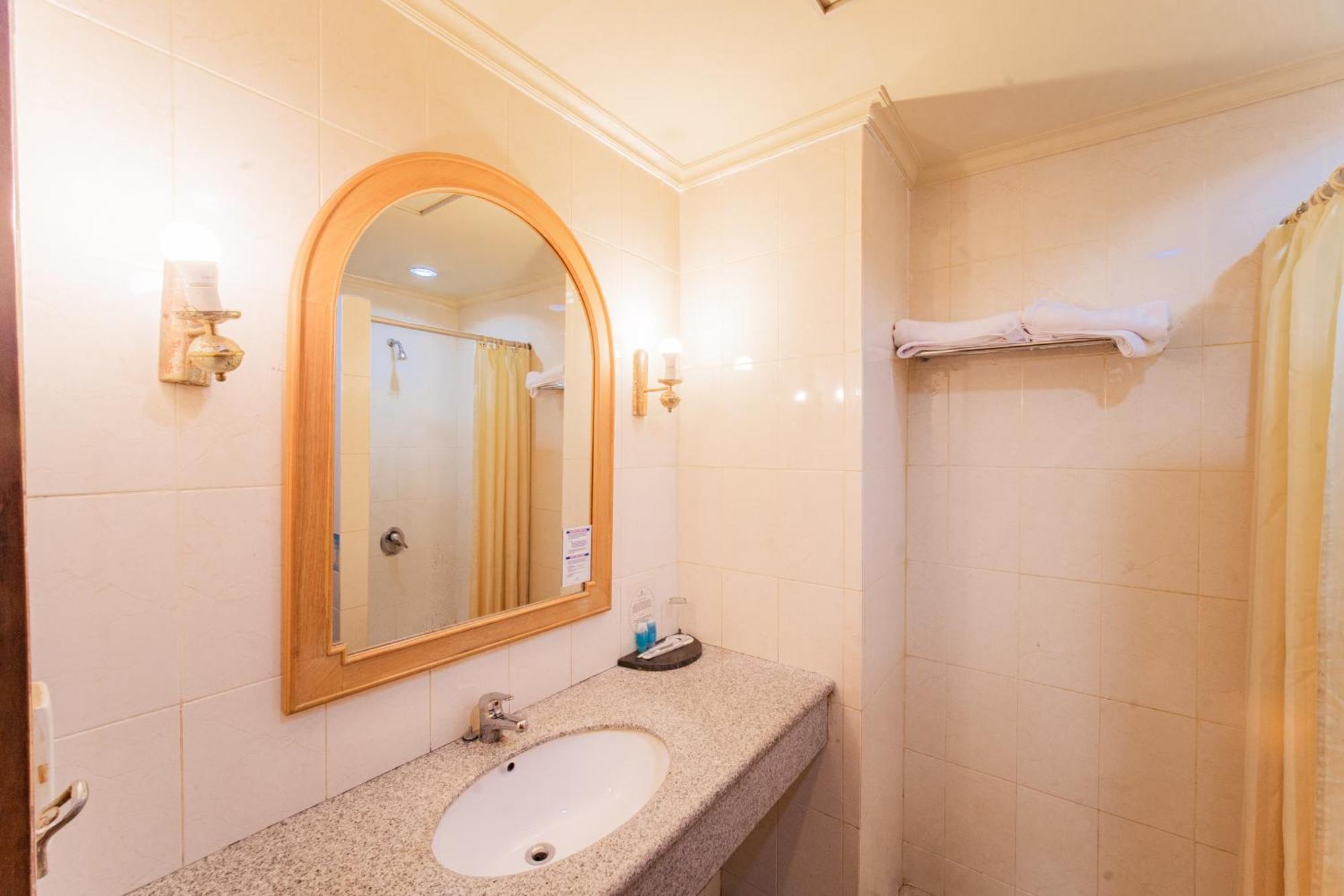 Adika Hotel Bahtera Klandasan Kecil Ngoại thất bức ảnh