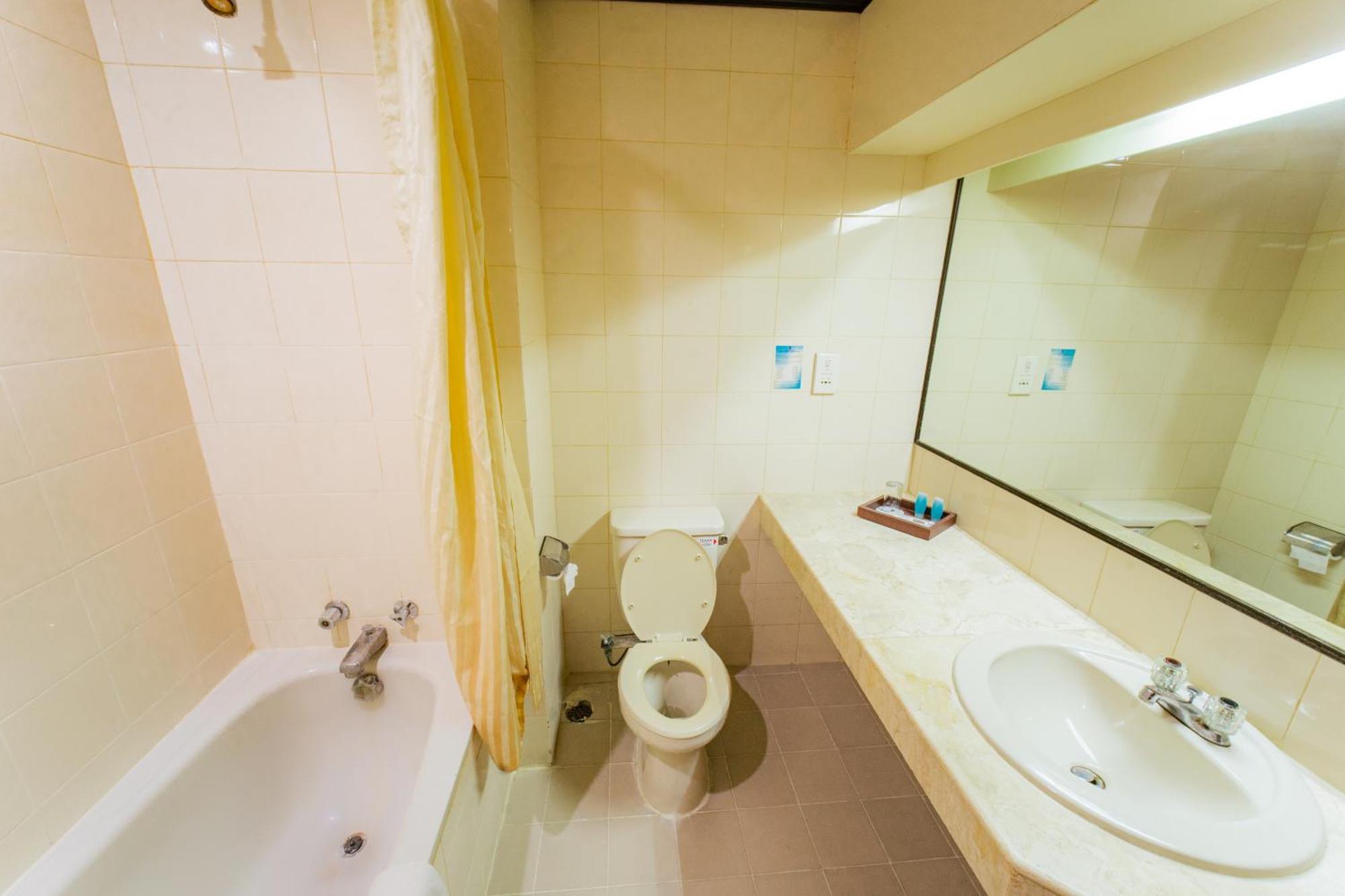 Adika Hotel Bahtera Klandasan Kecil Ngoại thất bức ảnh