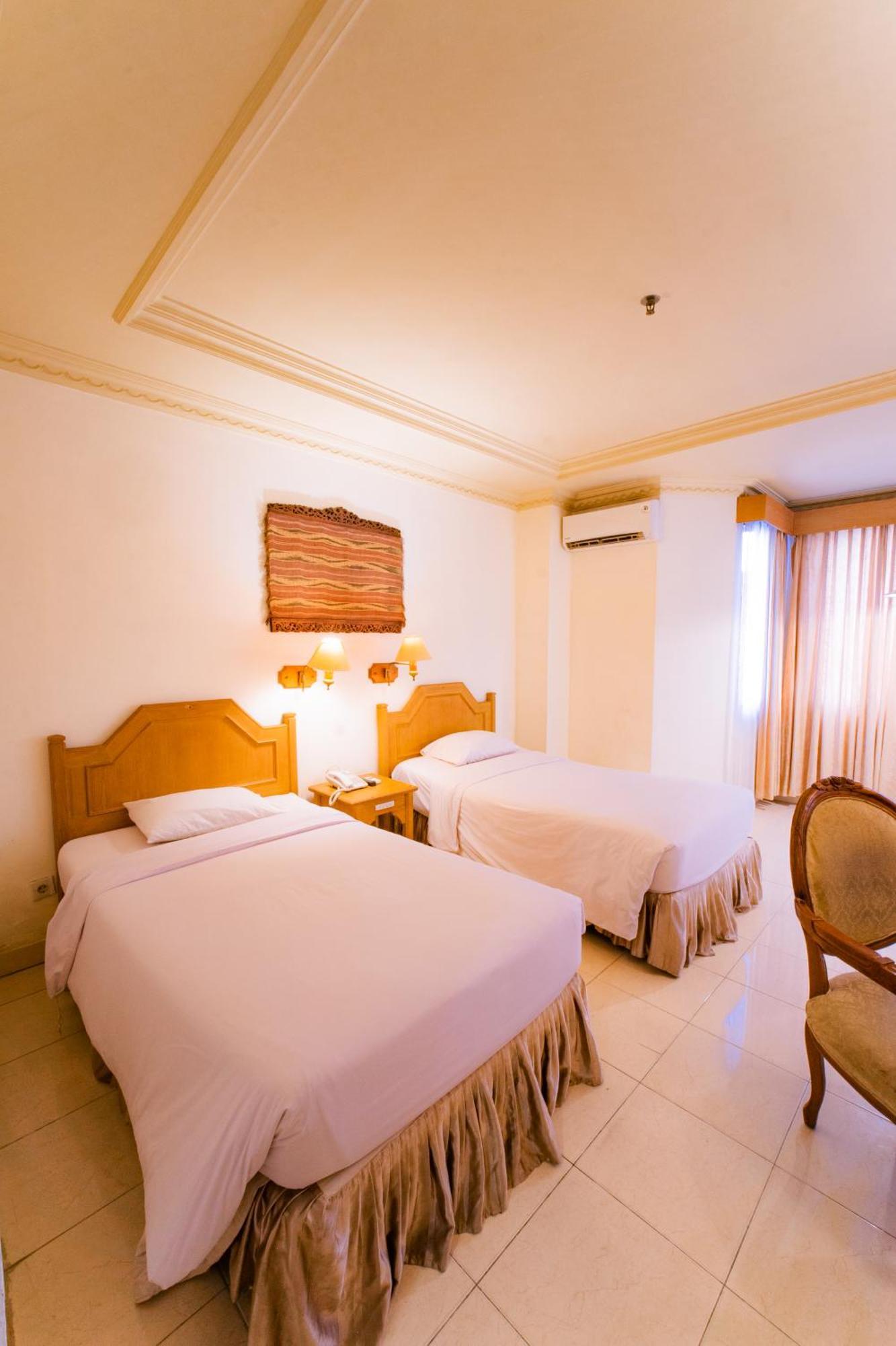 Adika Hotel Bahtera Klandasan Kecil Ngoại thất bức ảnh