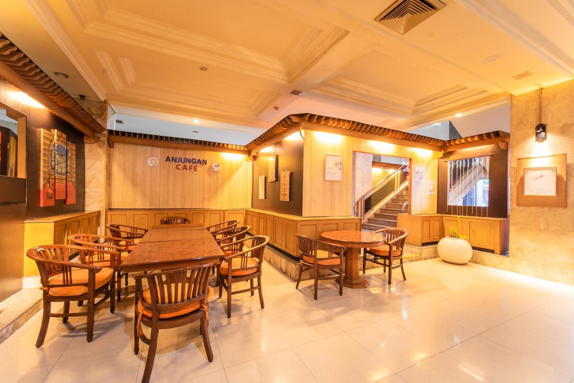 Adika Hotel Bahtera Klandasan Kecil Ngoại thất bức ảnh